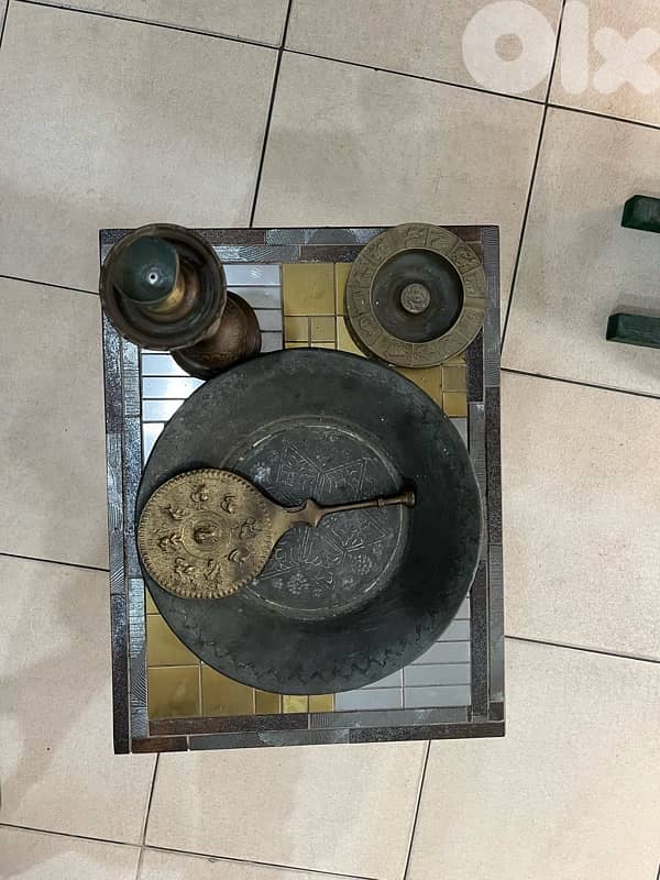 ANTIQUE SIDE TABLE 1