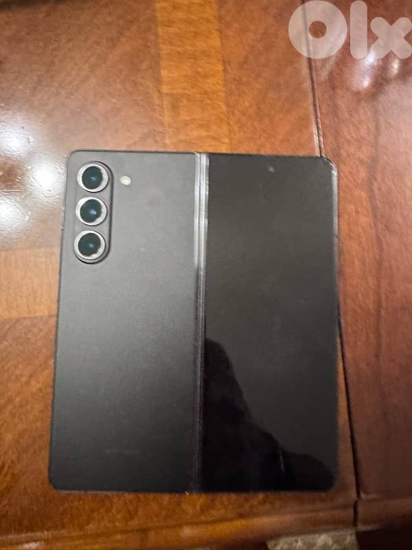 Zfold 5 Z fold 5# zero scratch, like new 0