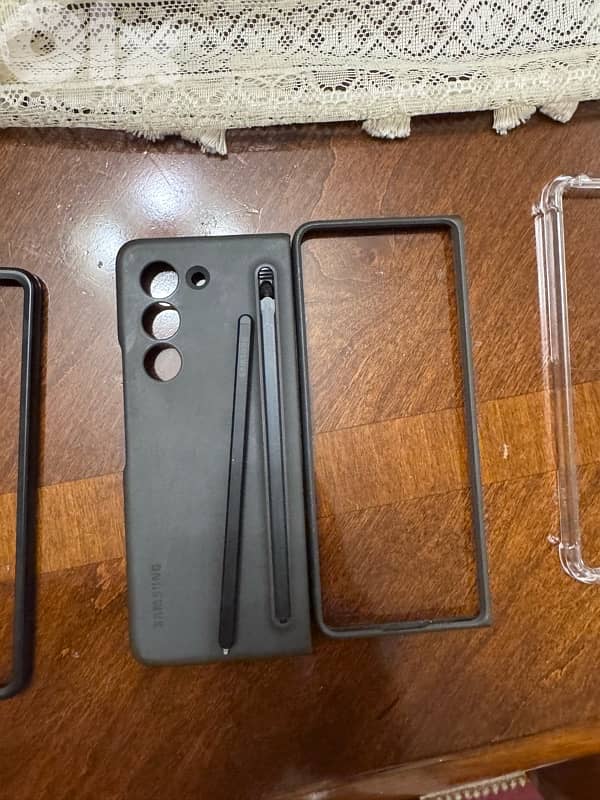 Zfold 5 Z fold 5# zero scratch, like new 2