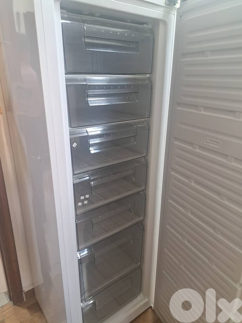 Used freezer in good condition for sale 2