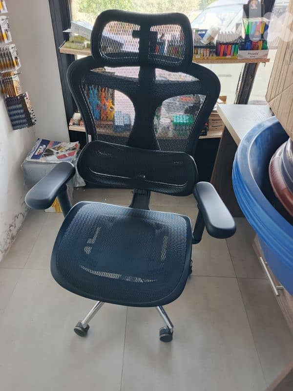 barely used office chair 0