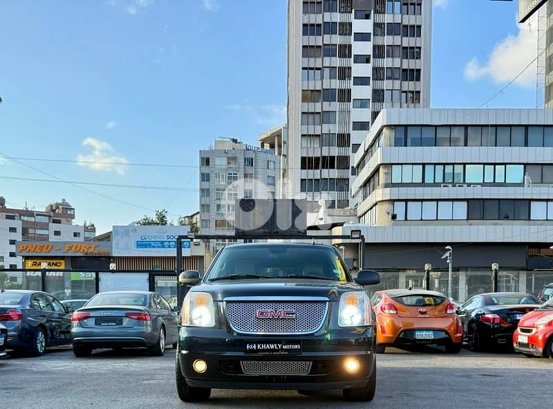 GMC Yukon Denali 0