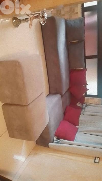 غرفة جلوس نظيفة للبيع