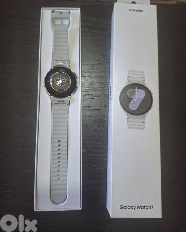 Samsung Galaxy Smart Watch 7 (Silver) 2