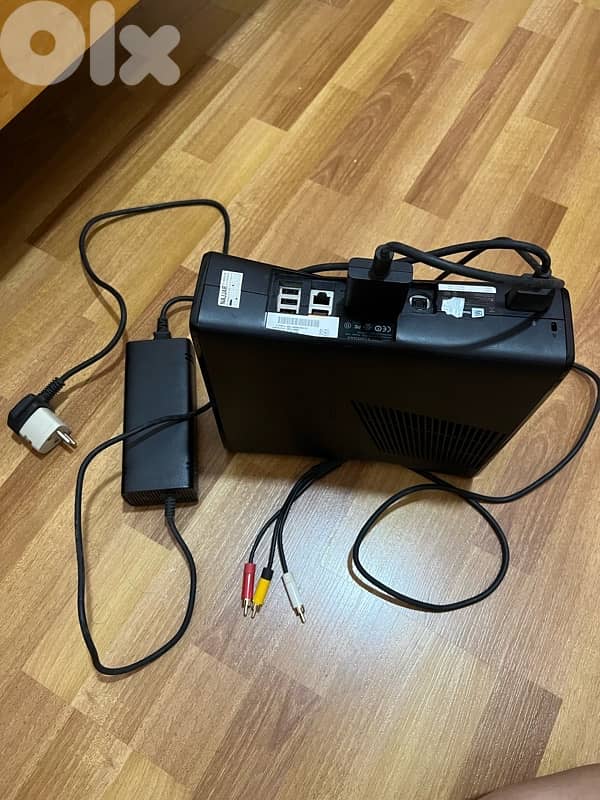 X-box 360 nearly new 5