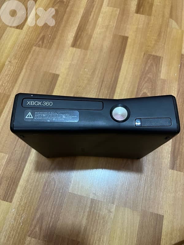 X-box 360 nearly new 8