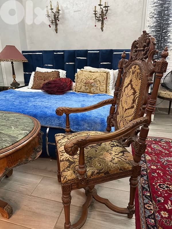 arm chair auntique and table 4