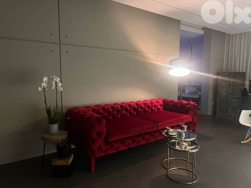 Red Velvet Chesterfield sofa 4