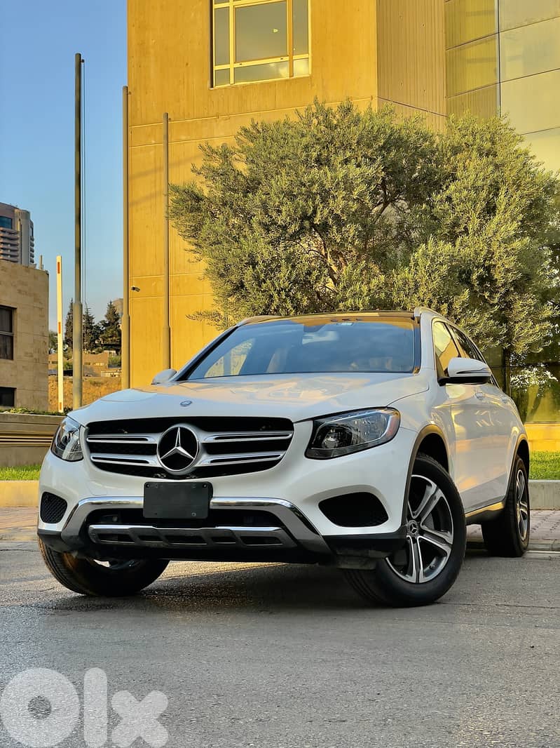 2017 Mercedes GLC300- CLEAN CARFAX - 50,000 MILES 0