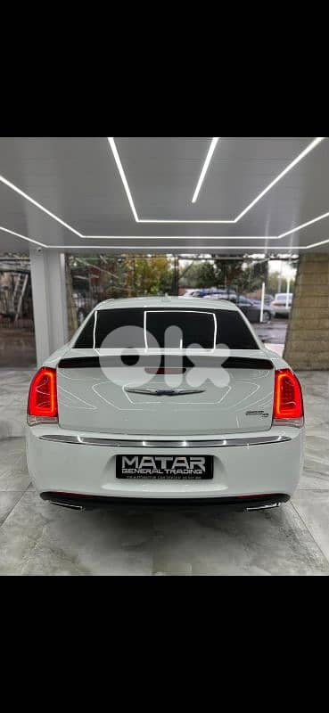 Chrysler 300 2016