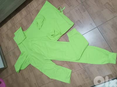 ملابس نسواني كلو جديدة ايه قطعة بس5$