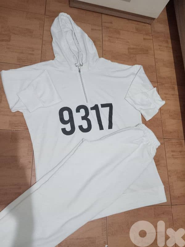 ملابس نسواني كلو جديدة ايه قطعة بس5$ 3