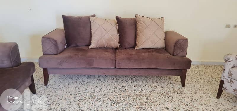 Almost new, used for 2 months 3