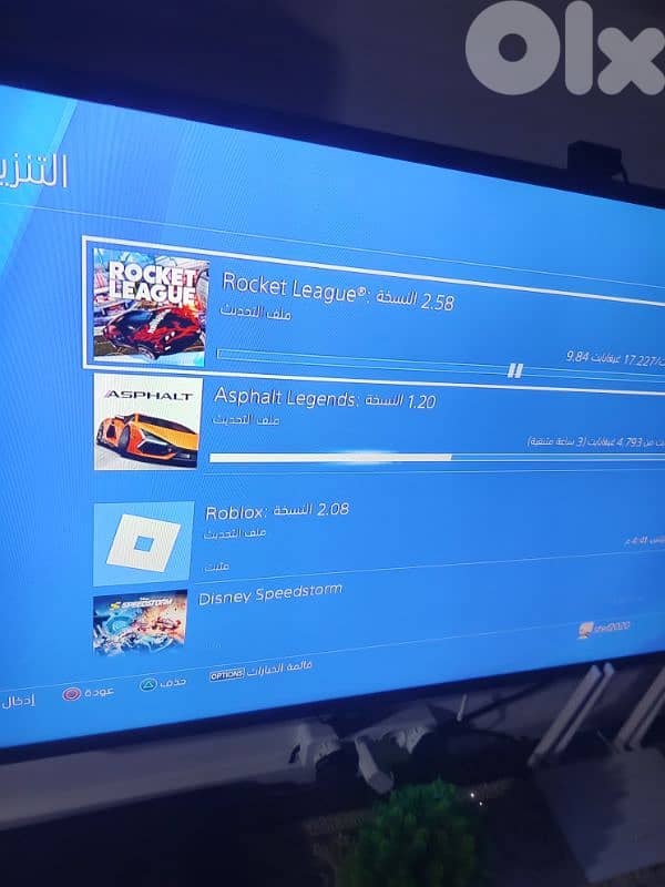 >  PS4 pro (1TB) 2