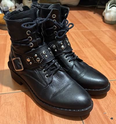 LEATHER BOOTS for women