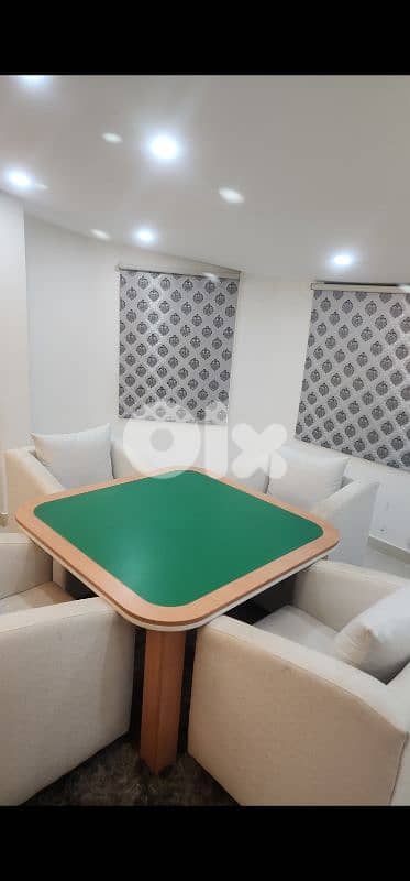 table and 4 chairs 0