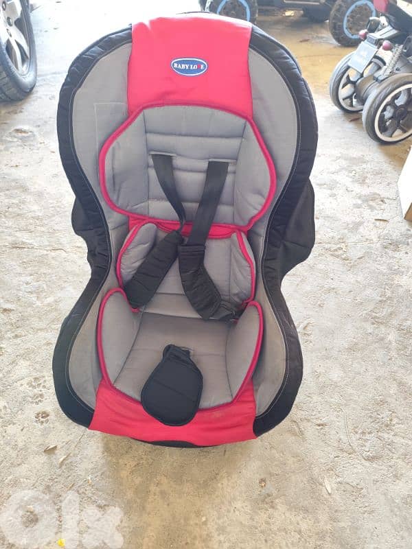 car seat 0