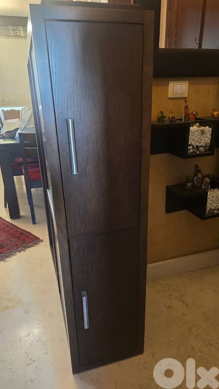 BOOKSHELVES with side cabinets 1