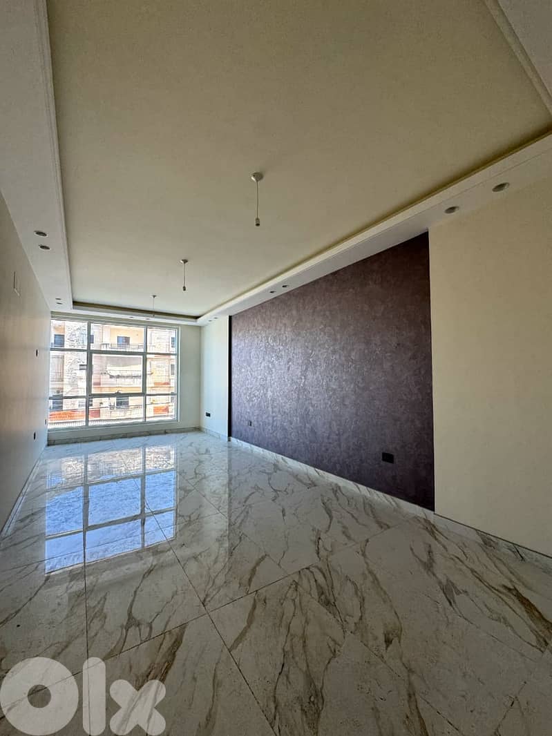 مكتب للإيجار طريق عام ساحة كفرجوز - Office for Rent in Kfarjoz Nabatie 0