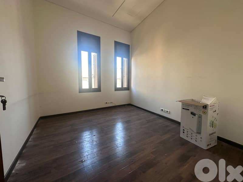 Office for Rent in Downtown Beirutمكتب للإيجار في وسط بيروت 0