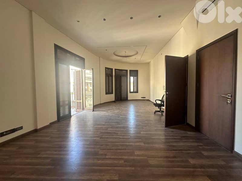 Office for Rent in Downtown Beirutمكتب للإيجار في وسط بيروت 0