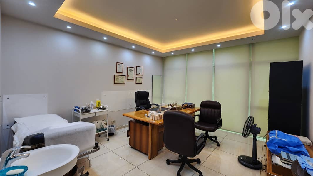 Furnished Office For Rent in Achrafieh مكتب مفروش للإيجار في الأشرفية 0