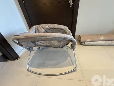 Baby rocking soother bed