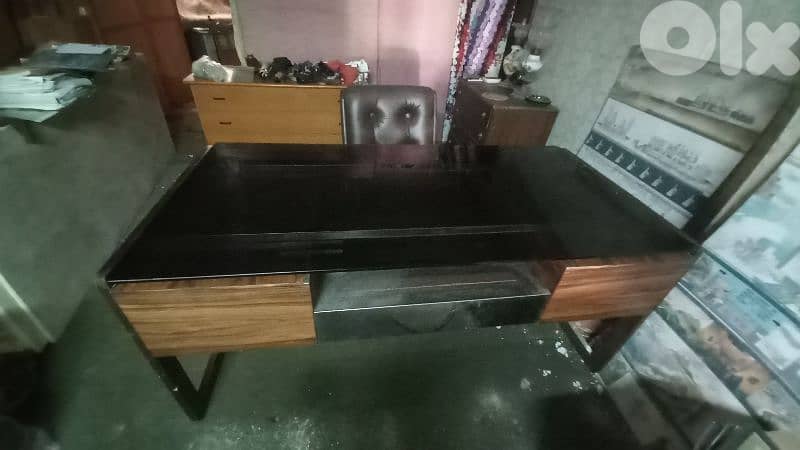 طاولة مكتب مع كرسي office with chair 0