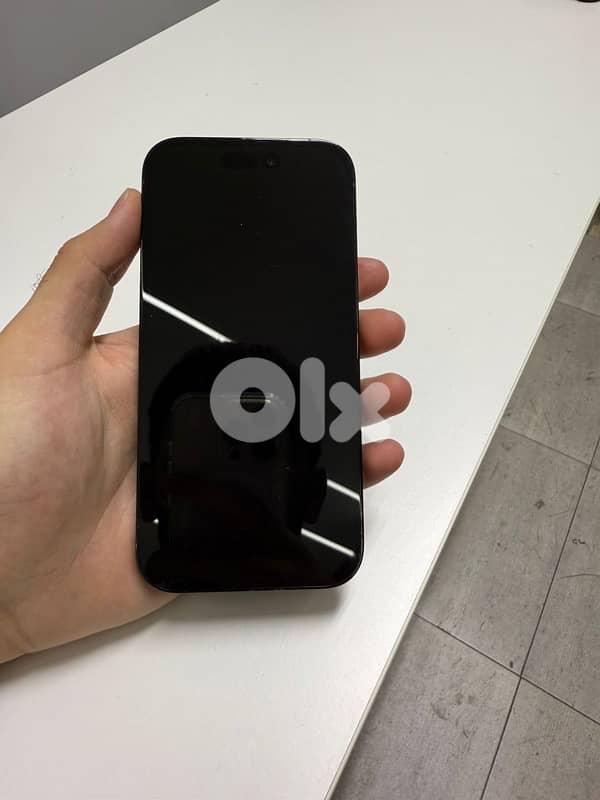 iphone 14 pro very clean 3