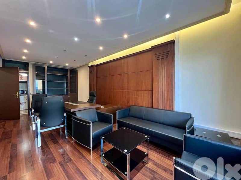 RA25-4464 Office for Rent Ain El Mraisseh مكتب للإيجار في عين المريسة 0