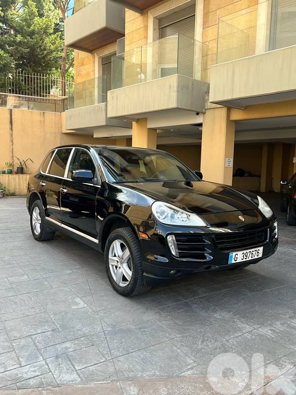 Porsche Cayenne 2010 0