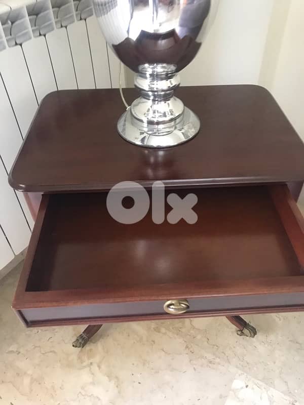 Regency tables de salon 1