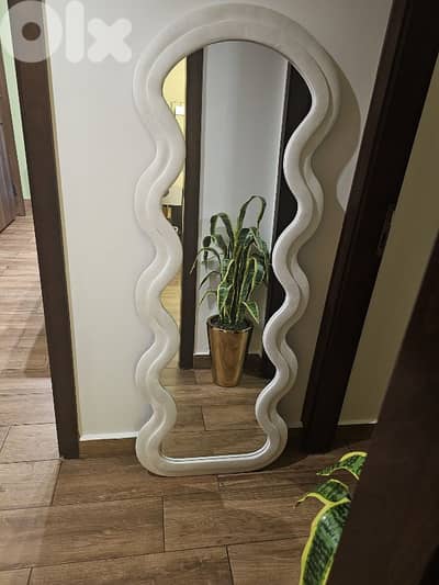 White mirror
