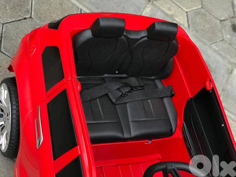 Red BMW X7 2 seat V12 3