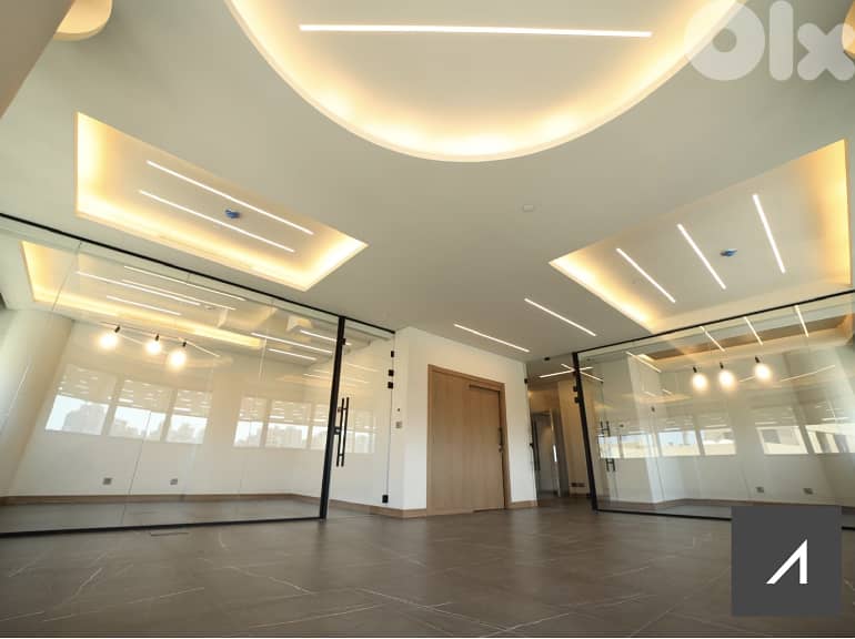 Downtown Office with View for Rent/مكتب بإطلالة للإيجار في وسط بيروت 0