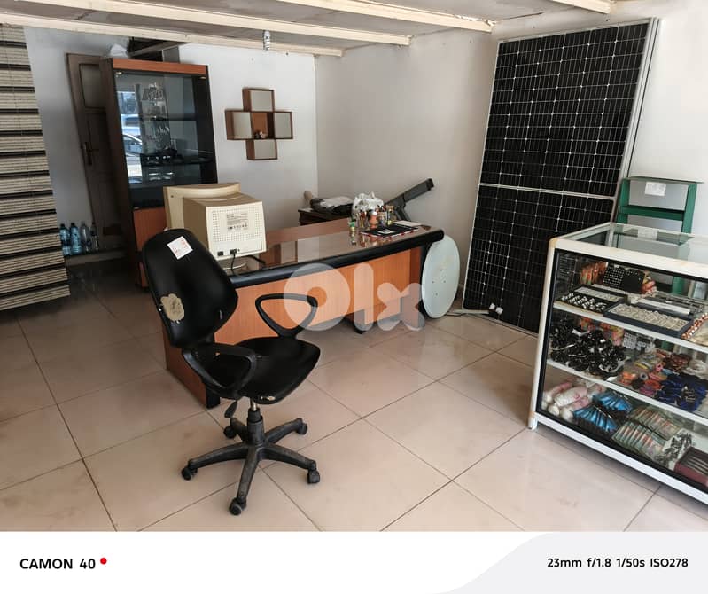 Cause départ je vends tout rien doit rester dans le magasin le vidé 0