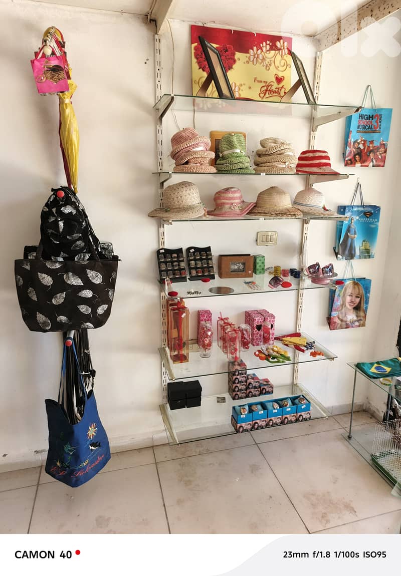 Cause départ je vends tout rien doit rester dans le magasin le vidé 5