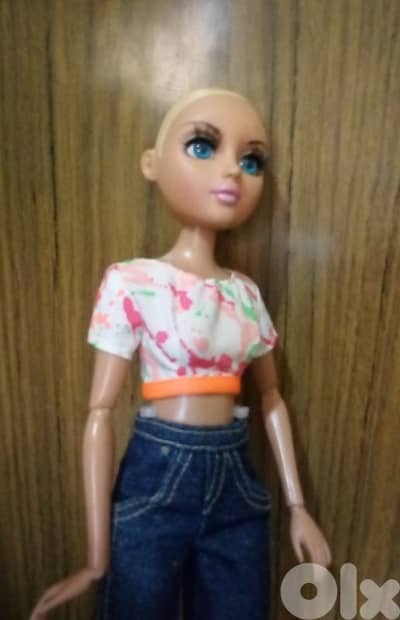 MOXIE TEENZ large MGA wearing As new doll articulated body without Wig