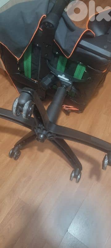 COUGAR GAMING CHAIR BARGAIN PRICE 40 $ 2