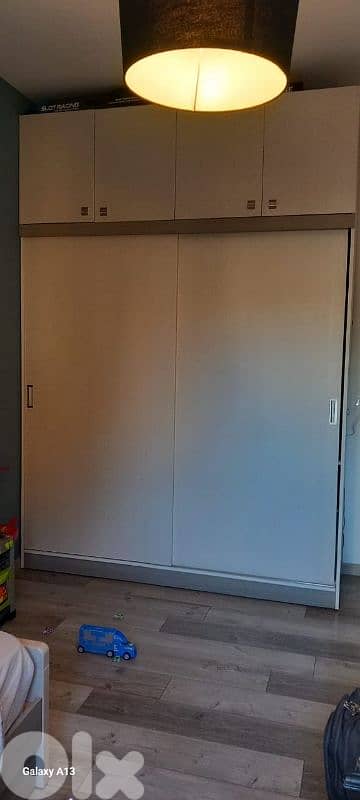 Full bedroom set. Very Good Condition! 3