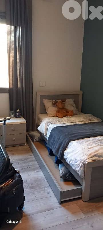 Full bedroom set. Very Good Condition! 5