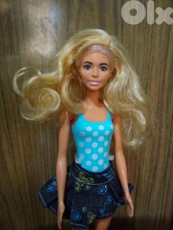 Barbie MOVIE NIGHT/BEACH PARTY COLOR REVEAL Mattel doll 2020+WIG+Shoes 1