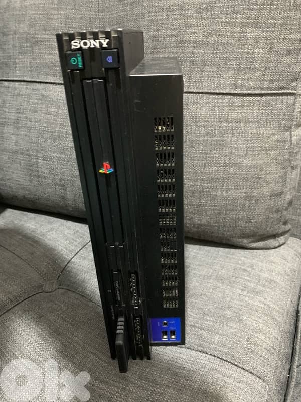 PS 2 Console 1