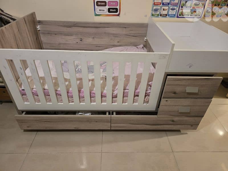 سرير أطفال مع 4 جارور + فرشة | Baby Bed with Mattress & Storage 0