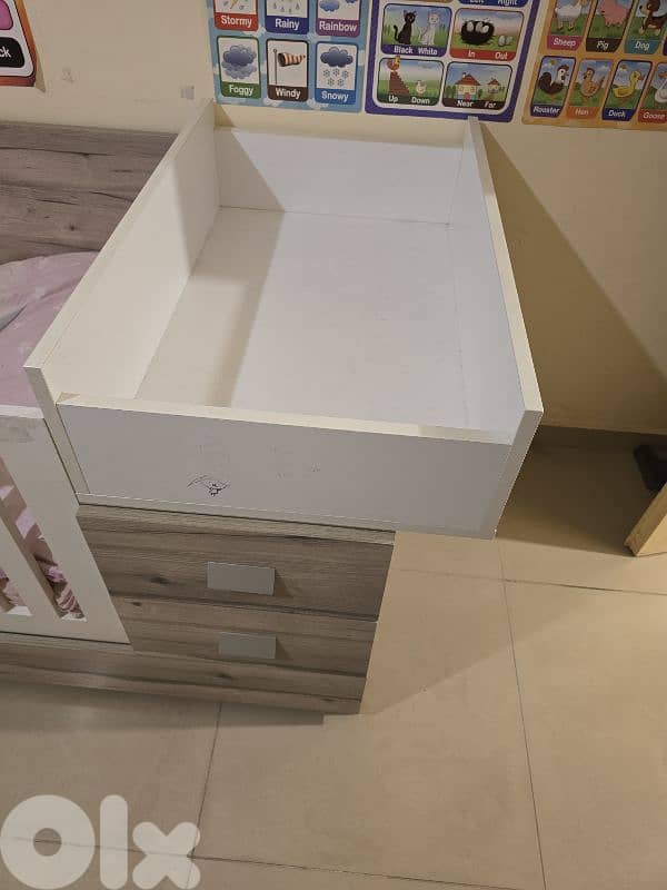 سرير أطفال مع 4 جارور + فرشة | Baby Bed with Mattress & Storage 2