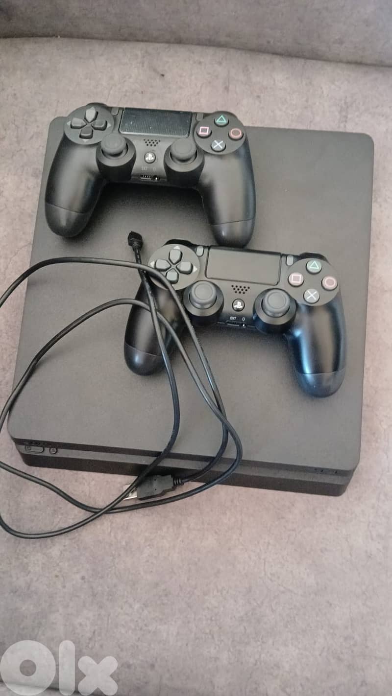 Ps4 slim 0