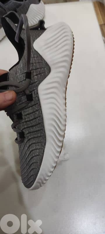 sport shoes 3