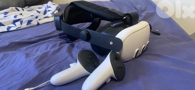 meta quest 3 with pro battery strap and cover, modded with games 0