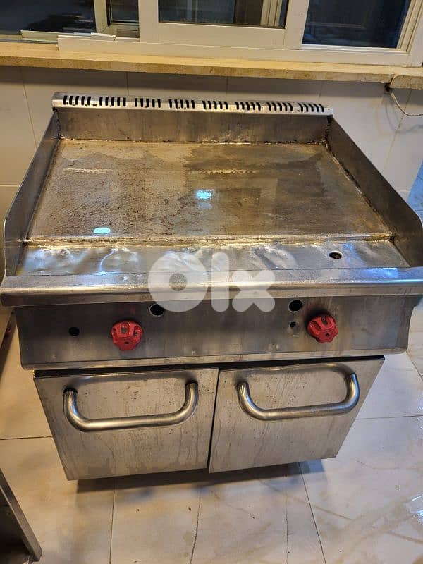 عدة مطعم كاملة للبيع 4