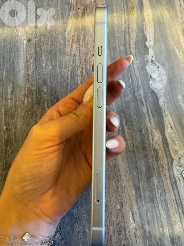 iphone 15 for sale - super clean 0 scratch used only for 1 year 2